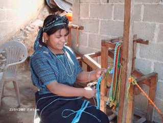 De Colores Artisan - Braiding Chains of Hope